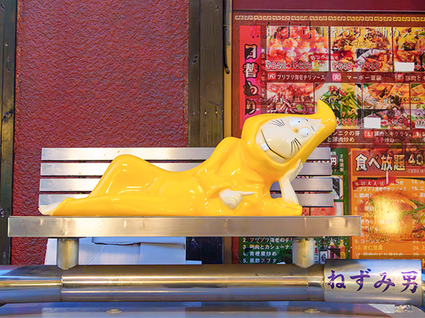 モニュメント像